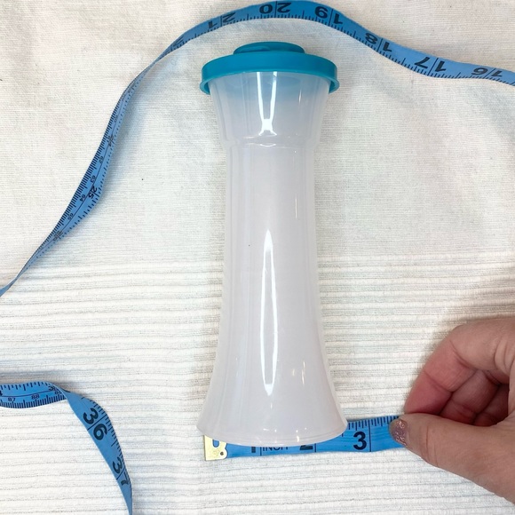 Tupperware Large Salt Shaker NWOT - Picture 8 of 9